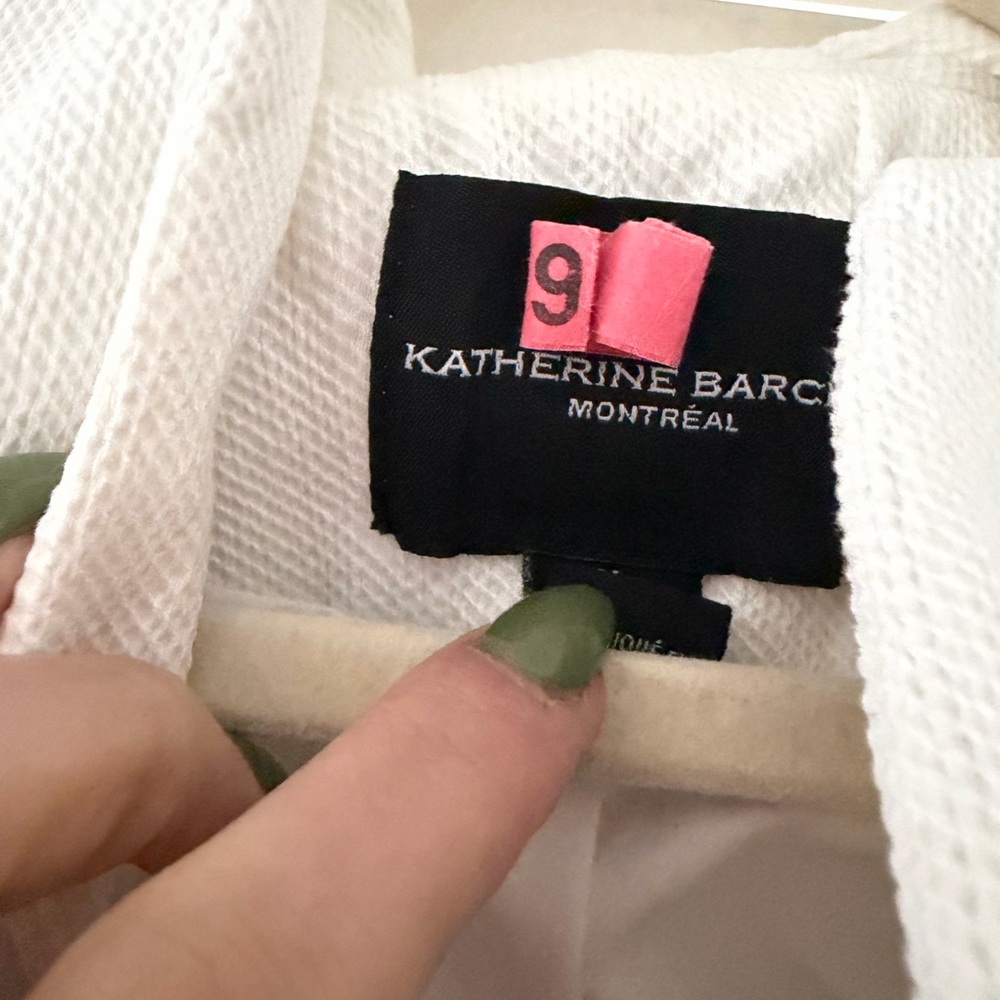 Katherine Barclay Elegant white sophisticated, professional Cream Blazer - Picture 5 of 6